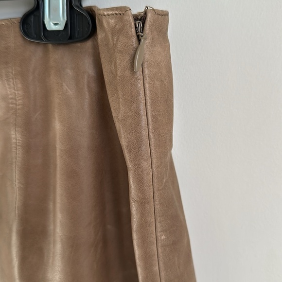 VTG leather perforated and beaded skirt! Western look. Soft leather. Size 8/10 - Picture 4 of 7